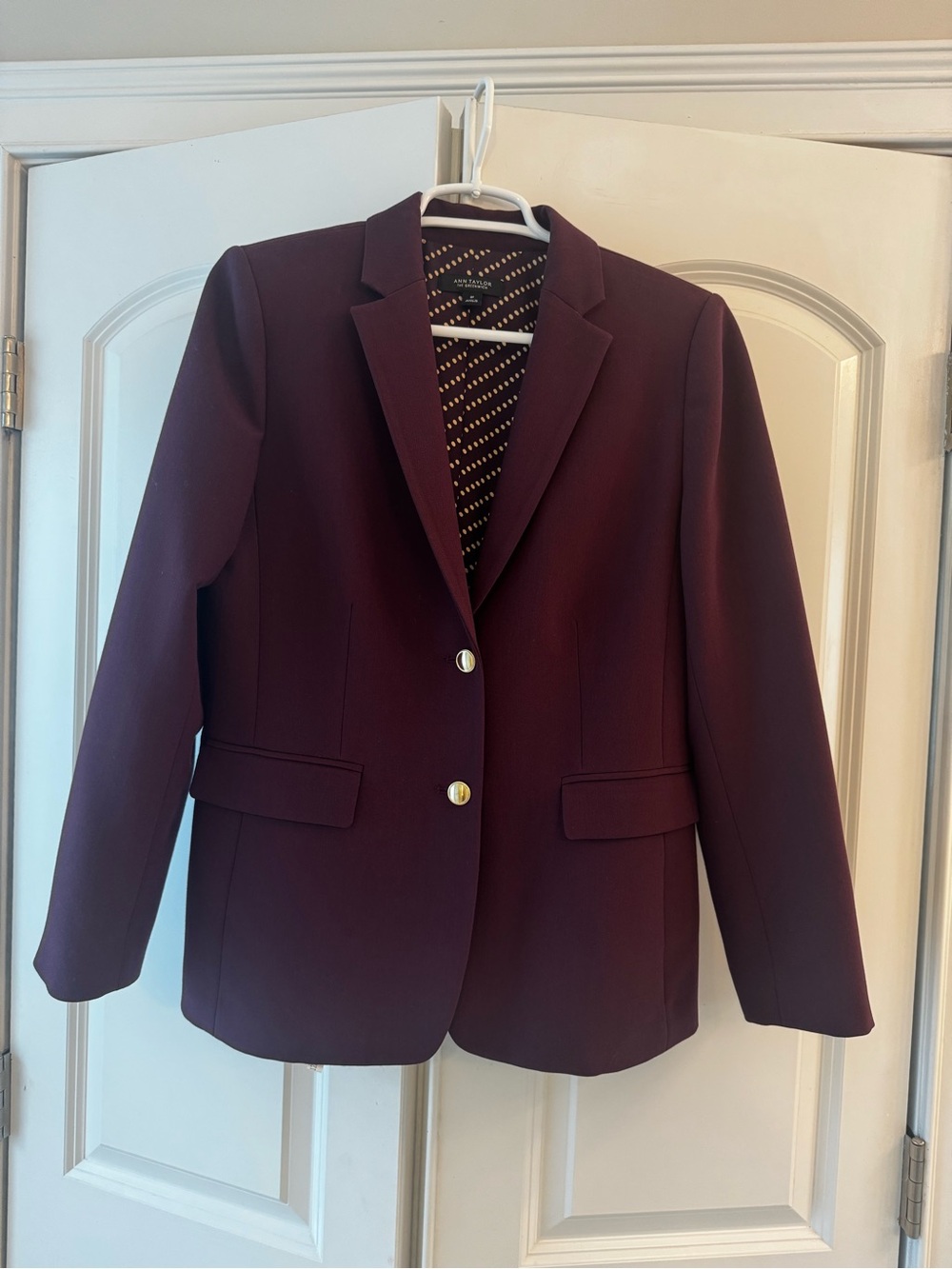 Ann Taylor Women’s Classic Notch Lapel Blazer – Plum
